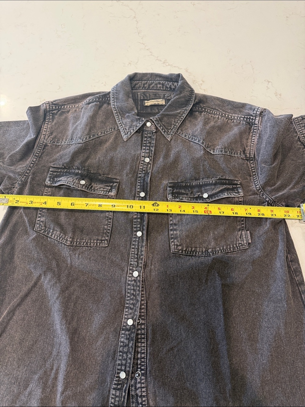 We The Free Washed Black Short-Sleeve Women’s Button-Down Shirty - Picture 7 of 7